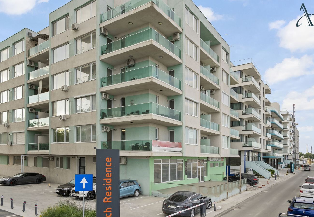 Apartment in Mamaia Nord - Brighthouse with Beach View