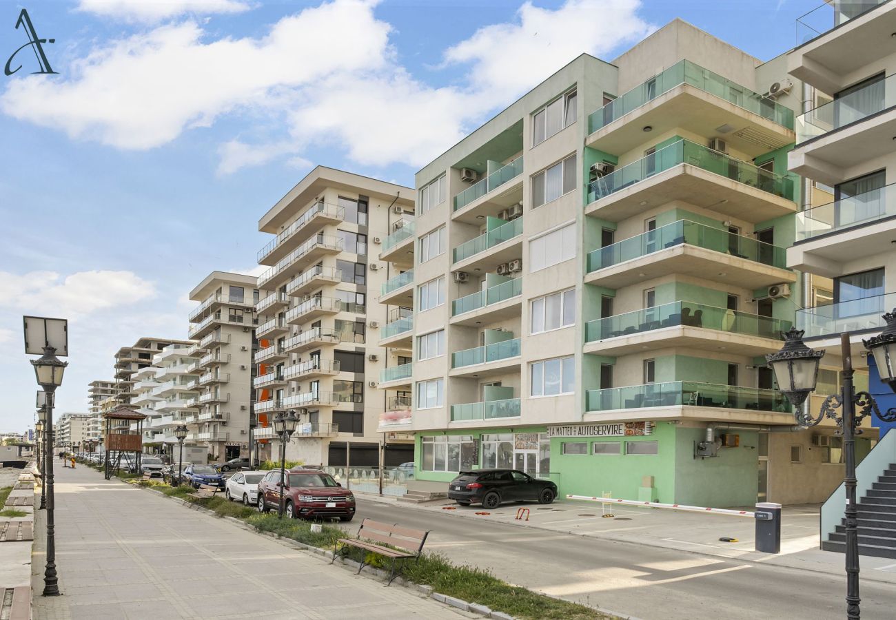 Apartment in Mamaia Nord - Brighthouse with Beach View