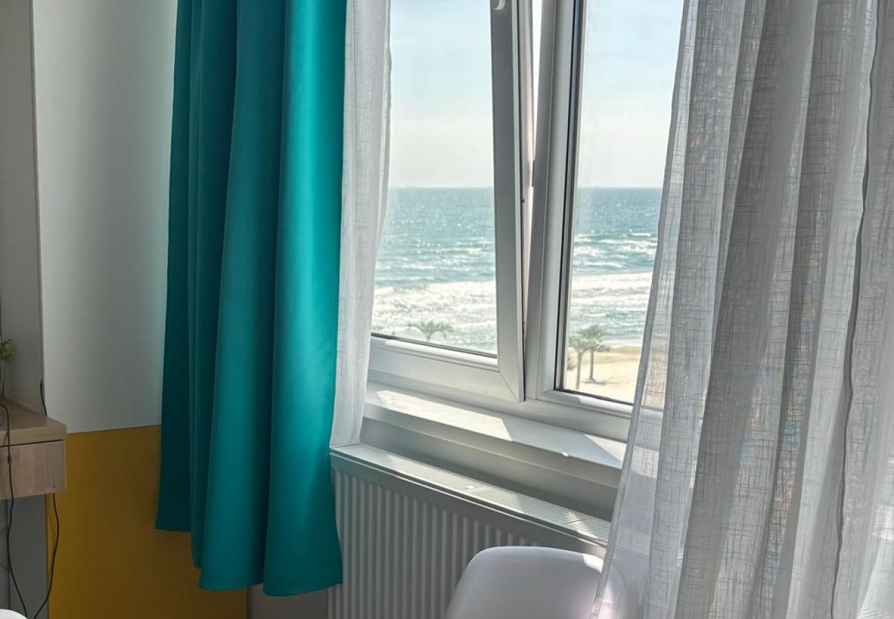 Apartment in Mamaia Nord - Brighthouse with Beach View