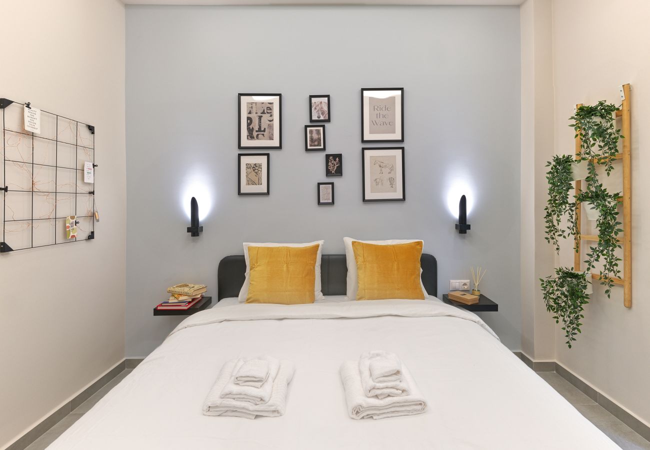 Studio in Athens - Discover Pagrati: Cozy Urban Hideout