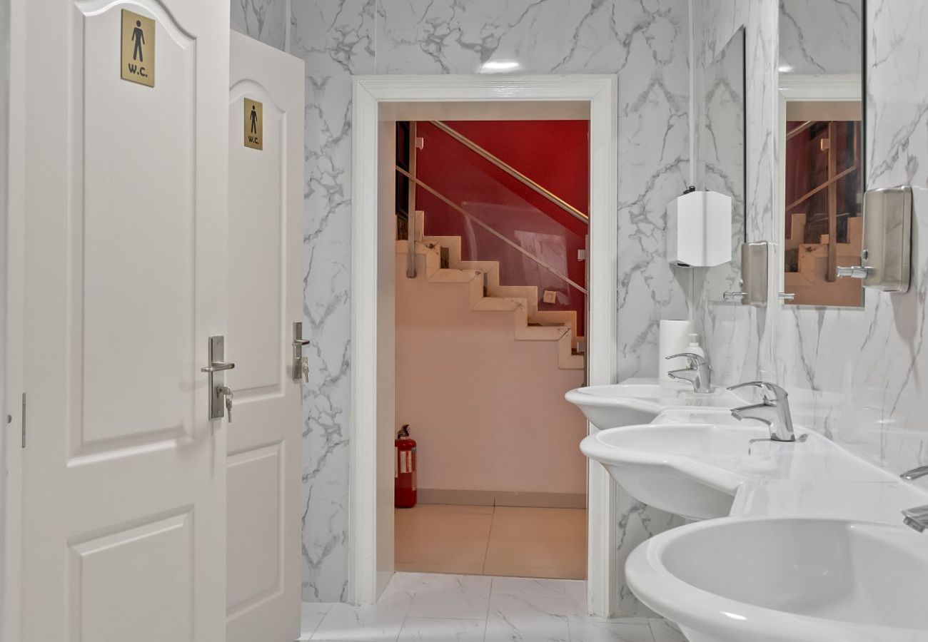 Residence in Bucharest - Ramana Hostel The Urban Twelve