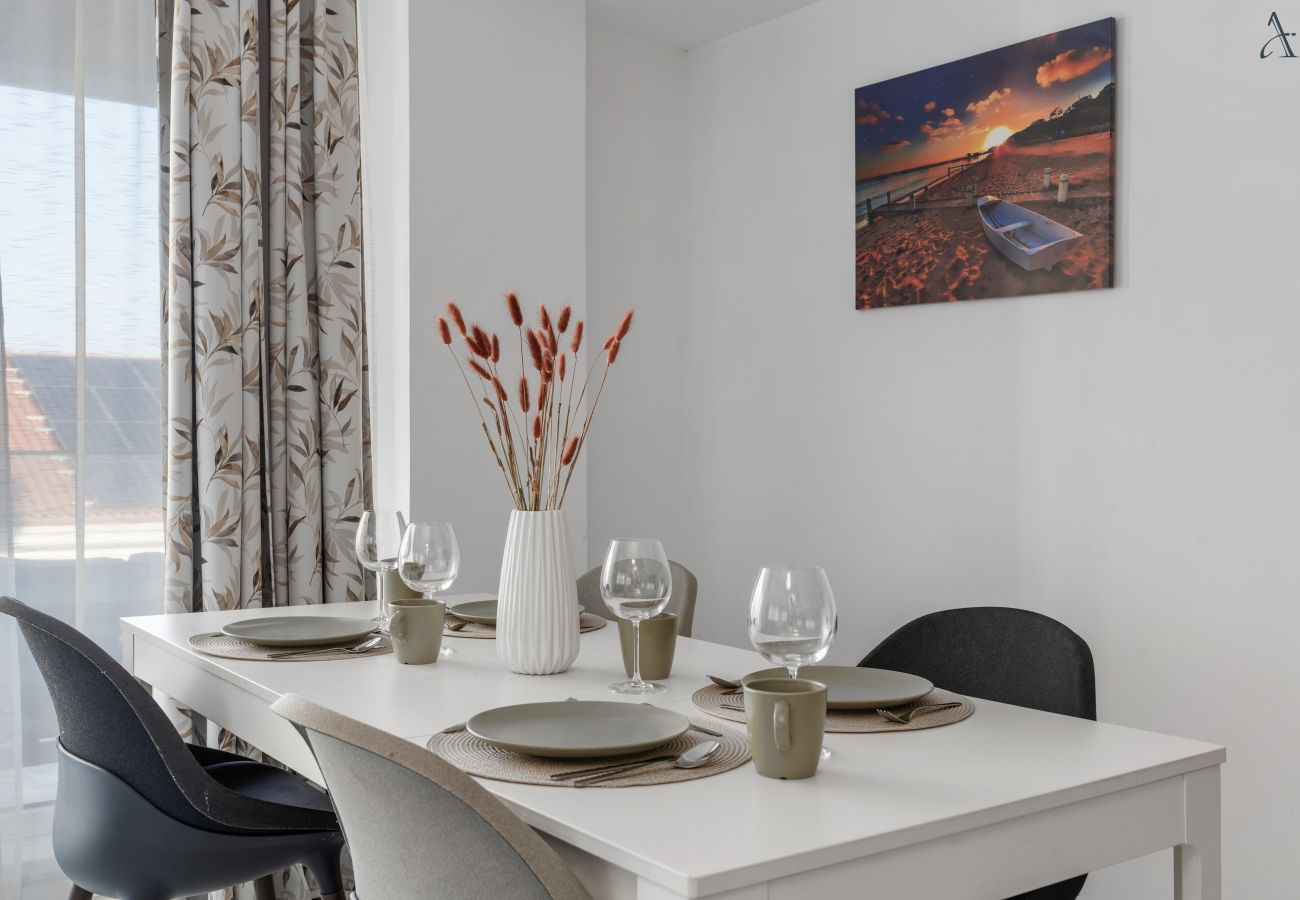 Apartment in Mamaia Nord - BlueWave Retreat