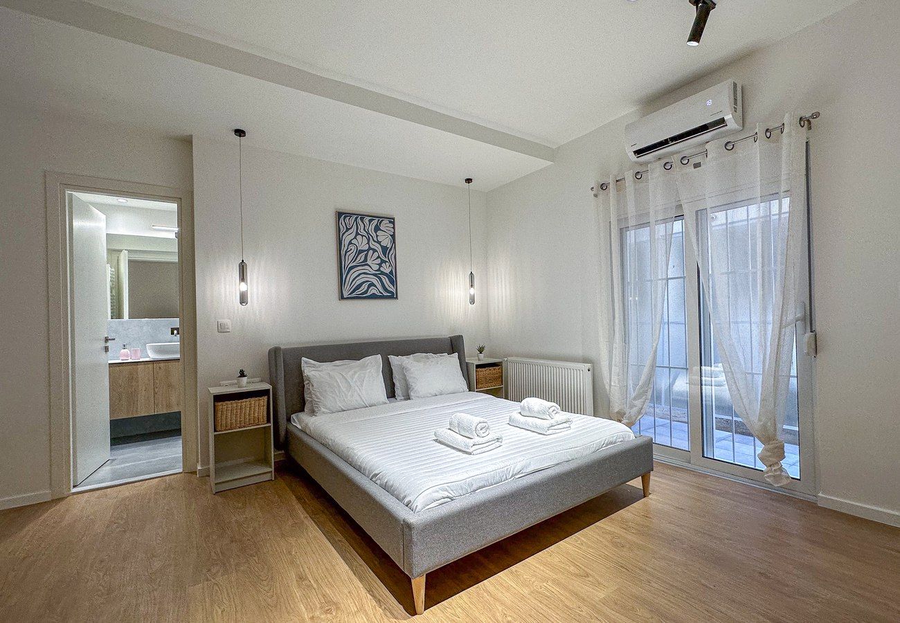 Apartment in Athens - Drakontos 1