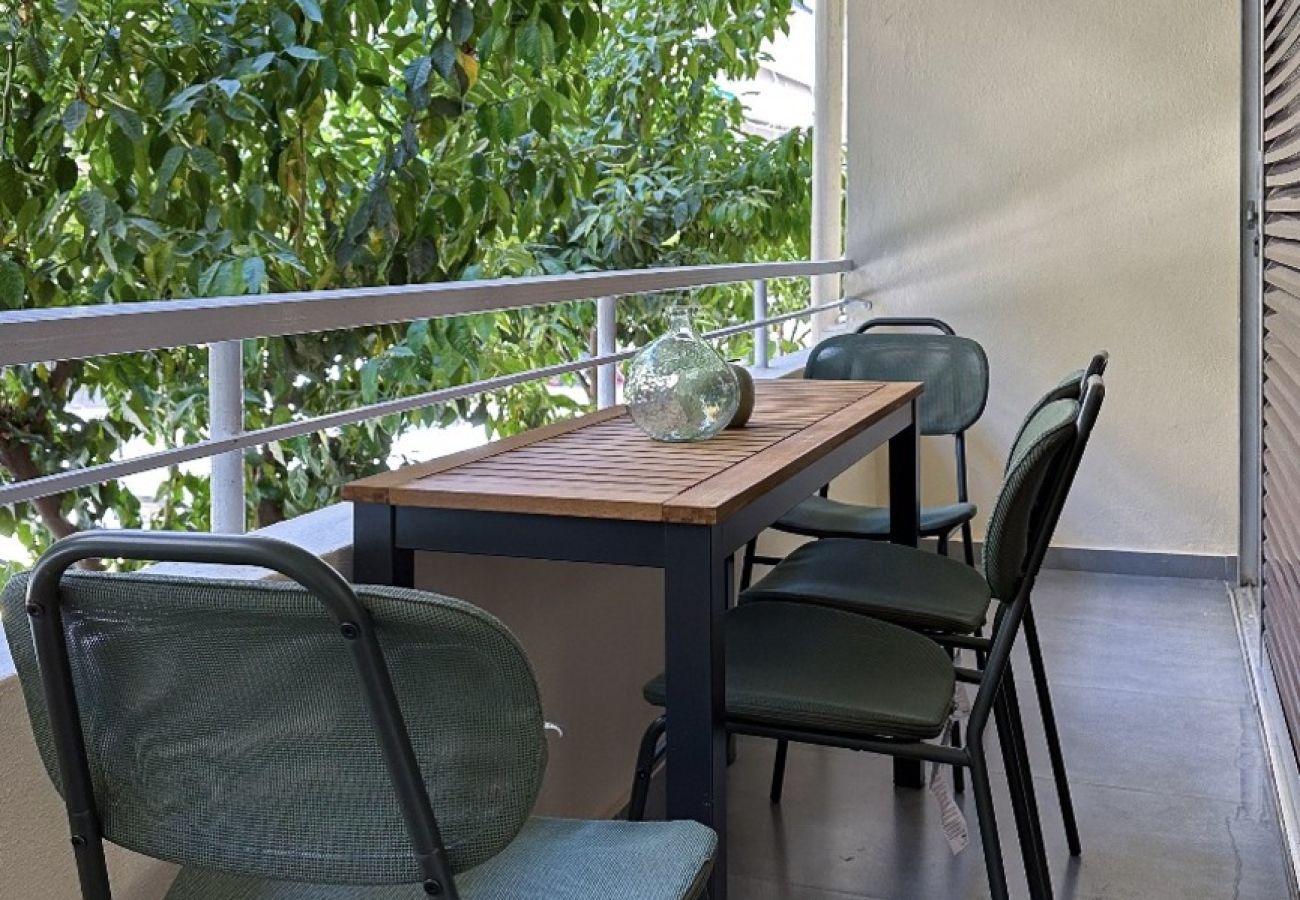 Apartment in Athens - Drakontos 1