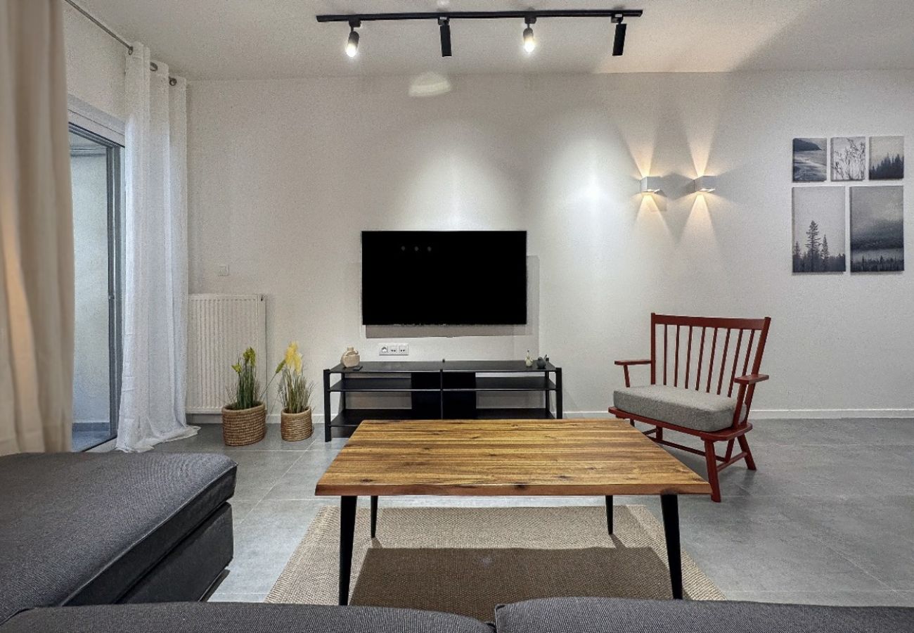 Apartment in Athens - Drakontos 1