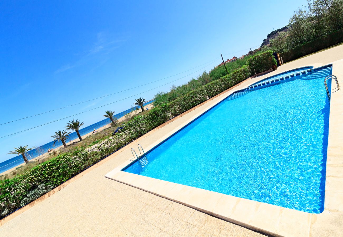 Apartment in Denia - CARLTON 5 Beachfront with large terrace