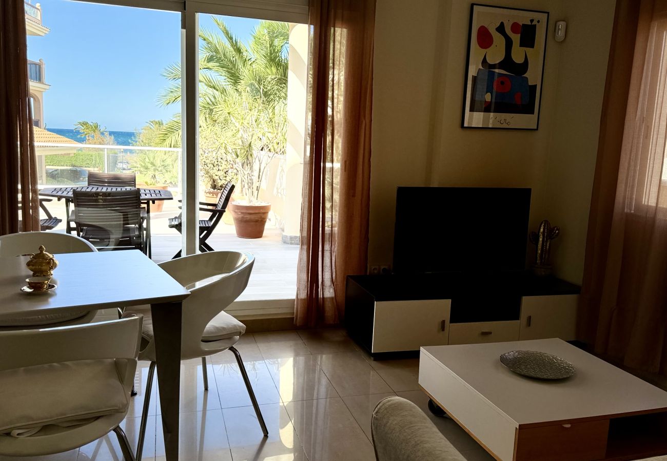 Apartment in Denia - CARLTON 5 Beachfront with large terrace