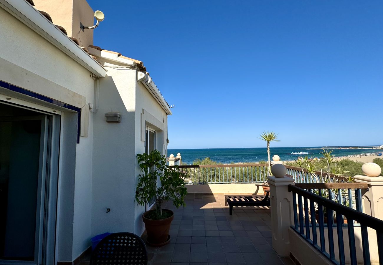 Apartment in Denia - CARLTON 131 beachfront, large terrace
