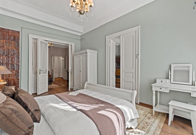 Apartment in Bucharest - 2 BDR în Old Town Bucharest Apartment in Bucharest - 2 BDR în Old Town Bucharest