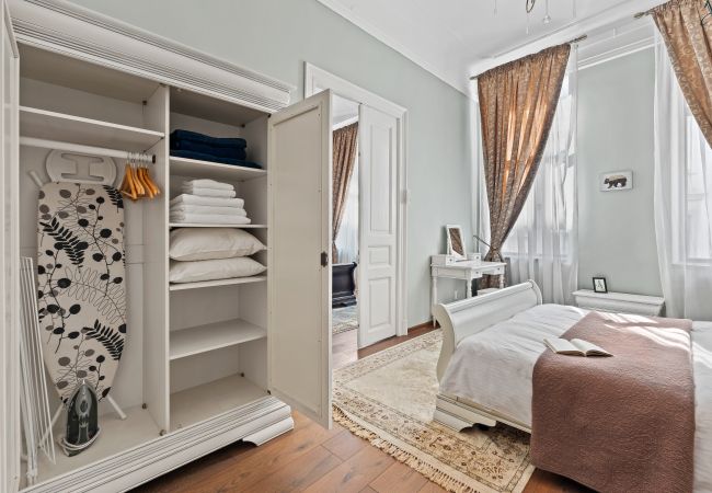 Apartment in Bucharest - 2 BDR în Old Town Bucharest Apartment in Bucharest - 2 BDR în Old Town Bucharest