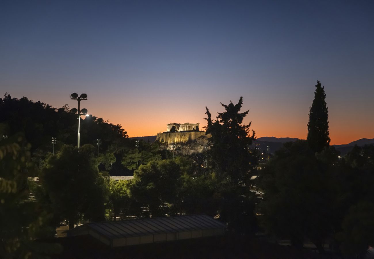 Terraced House in Athens - Spacious 3bdr Townhouse with Monumental View
