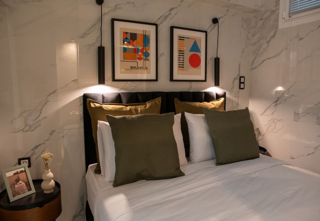 Apartment in Athens - A Rare Gem Near Acropolis in Koukaki