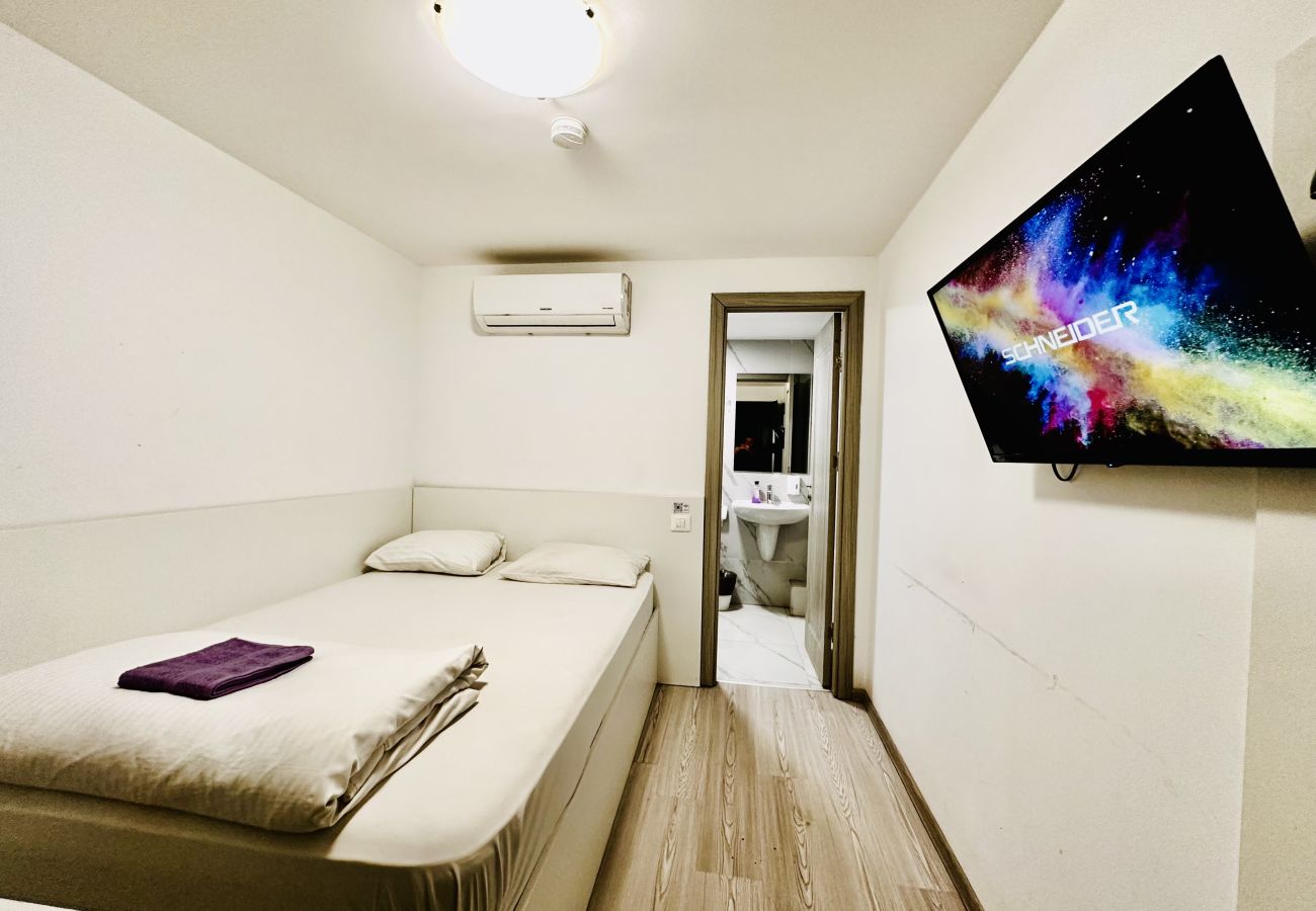 Studio in Bucharest - Little Studio in Old Town