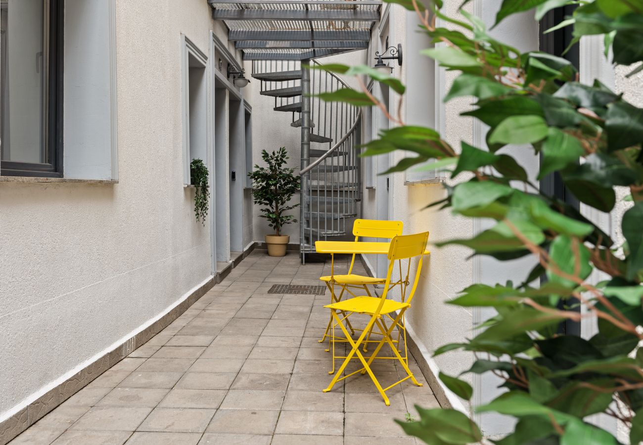 Studio in Bucharest - Two Beds One Stay