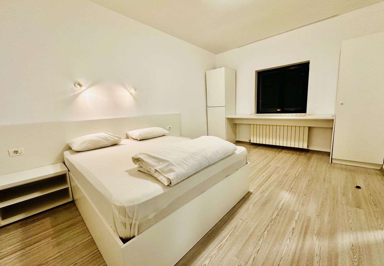 Apartment in Bucharest - Family Old Town Quad