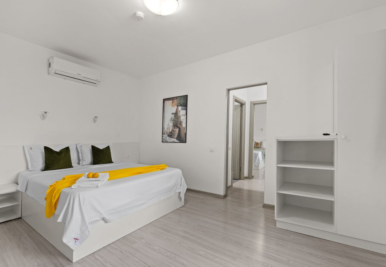 Apartment in Bucharest - Family Old Town Quad