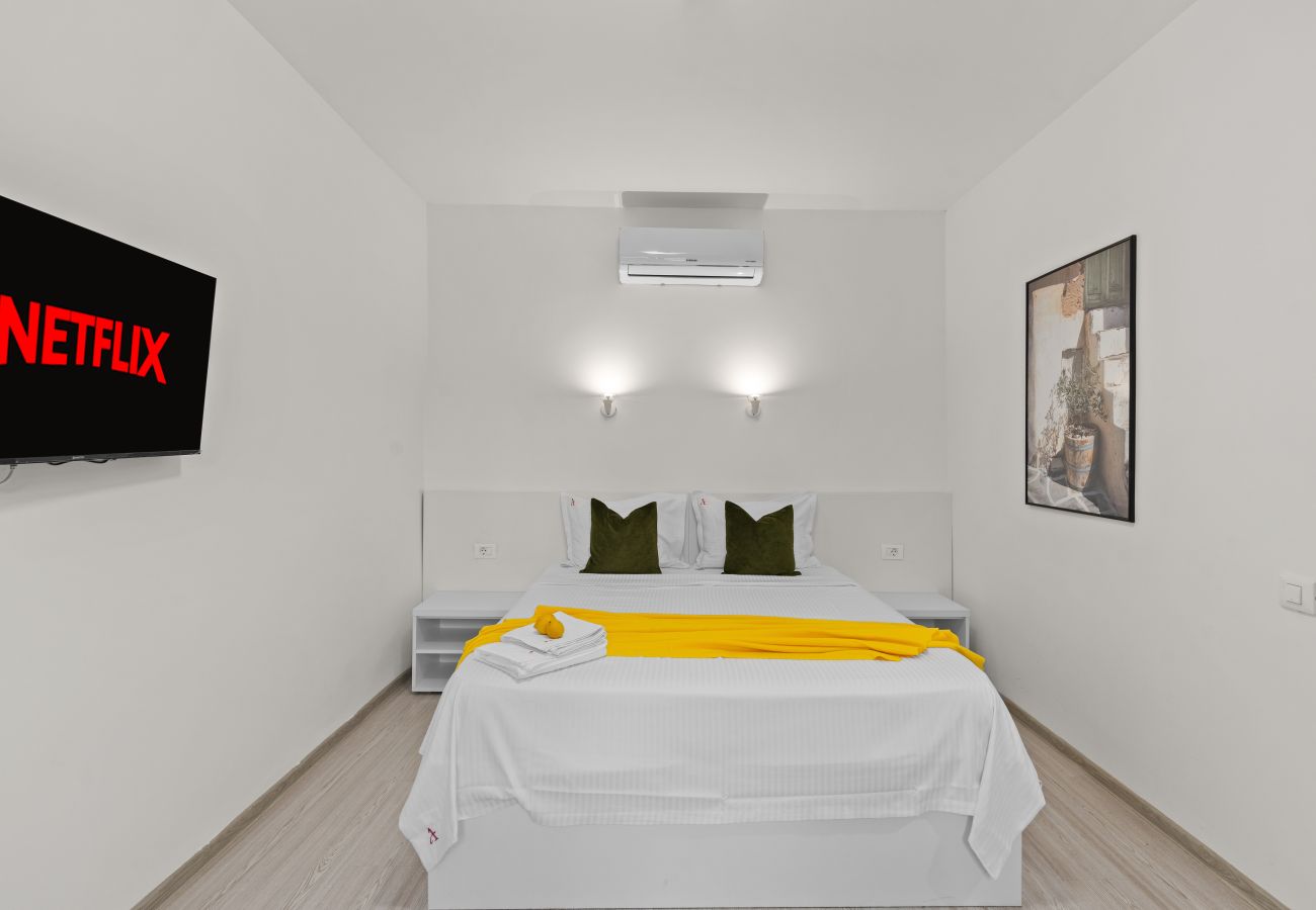 Apartment in Bucharest - Family Old Town Quad