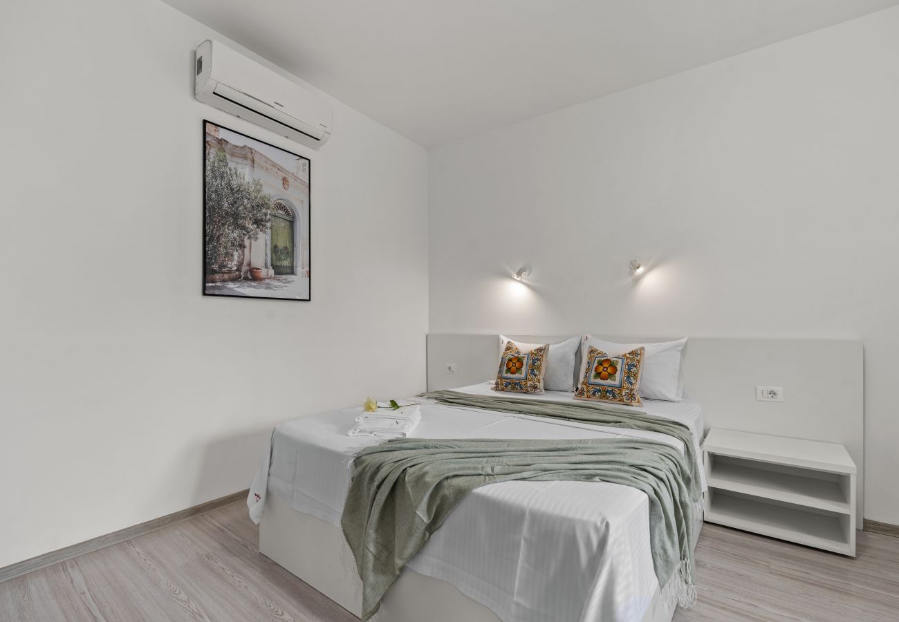 Apartment in Bucharest - Family Old Town Quad