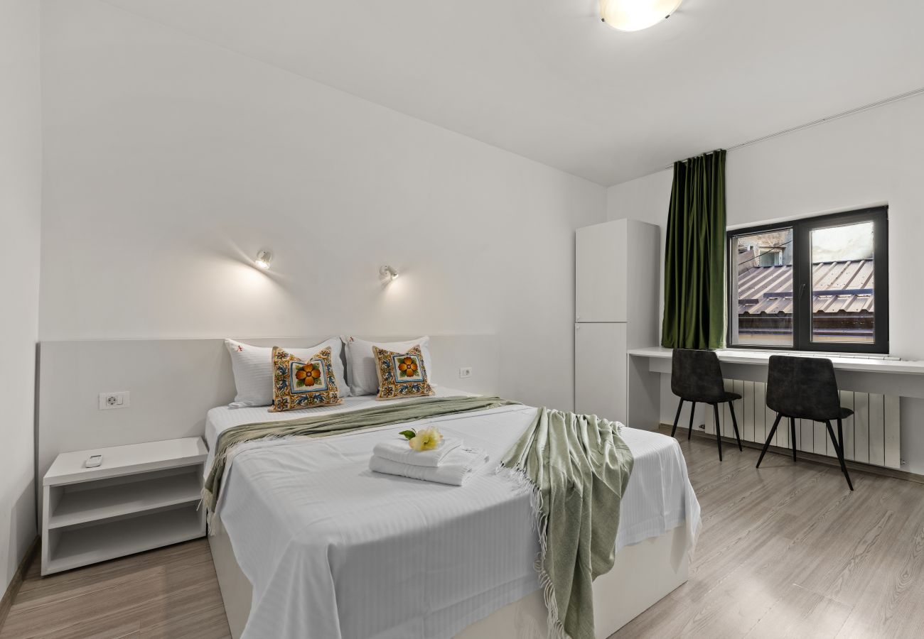Apartment in Bucharest - Family Old Town Quad