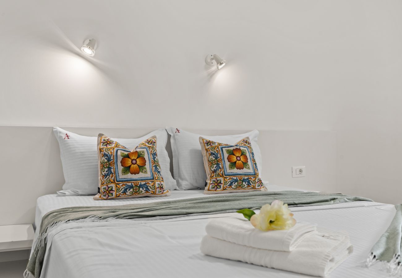 Apartment in Bucharest - Family Old Town Quad
