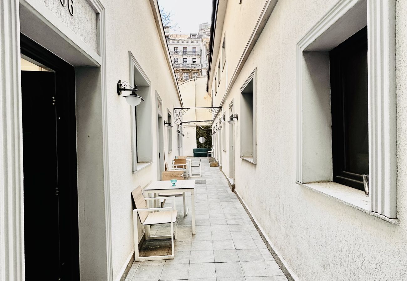 Studio in Bucharest - Continetal Standard Studio