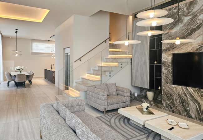 Villa in Herzliya - MAMAD Luxury New Villa with Private Pool by FeelHome Villa in Herzliya - MAMAD Luxury New Villa with Private Pool by FeelHome