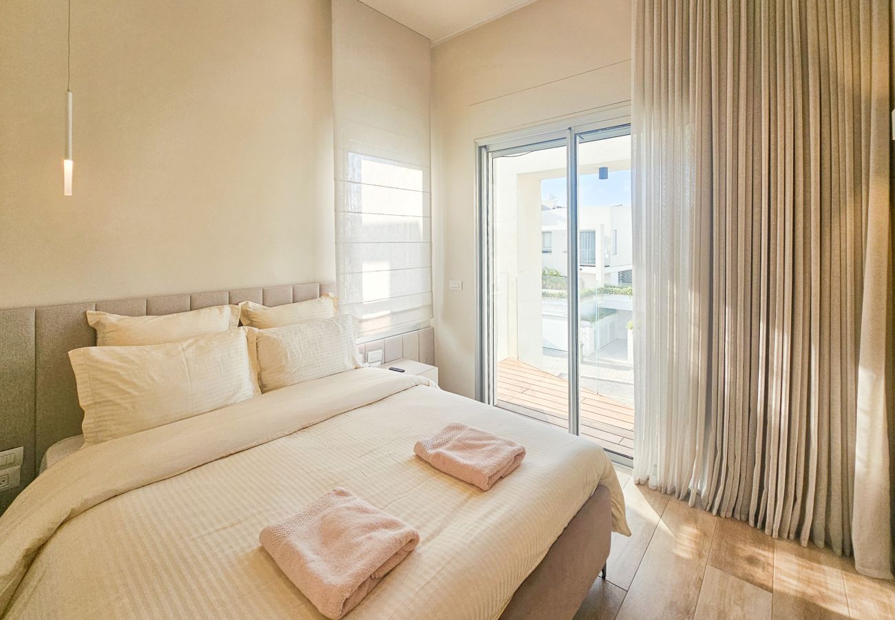 Villa in Herzliya - MAMAD Luxury New Villa with Private Pool by FeelHome