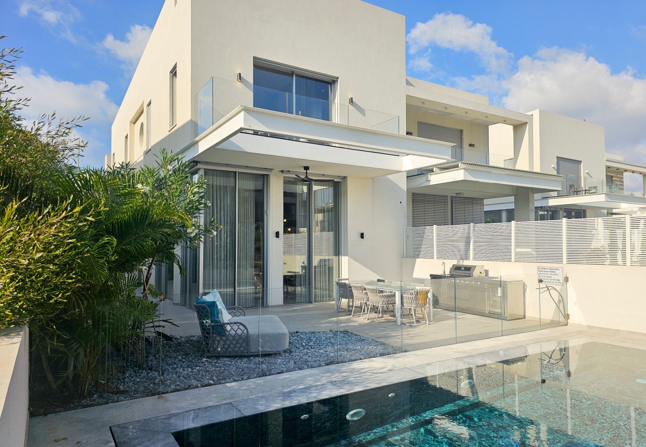 Villa in Herzliya - MAMAD Luxury New Villa with Private Pool by FeelHome