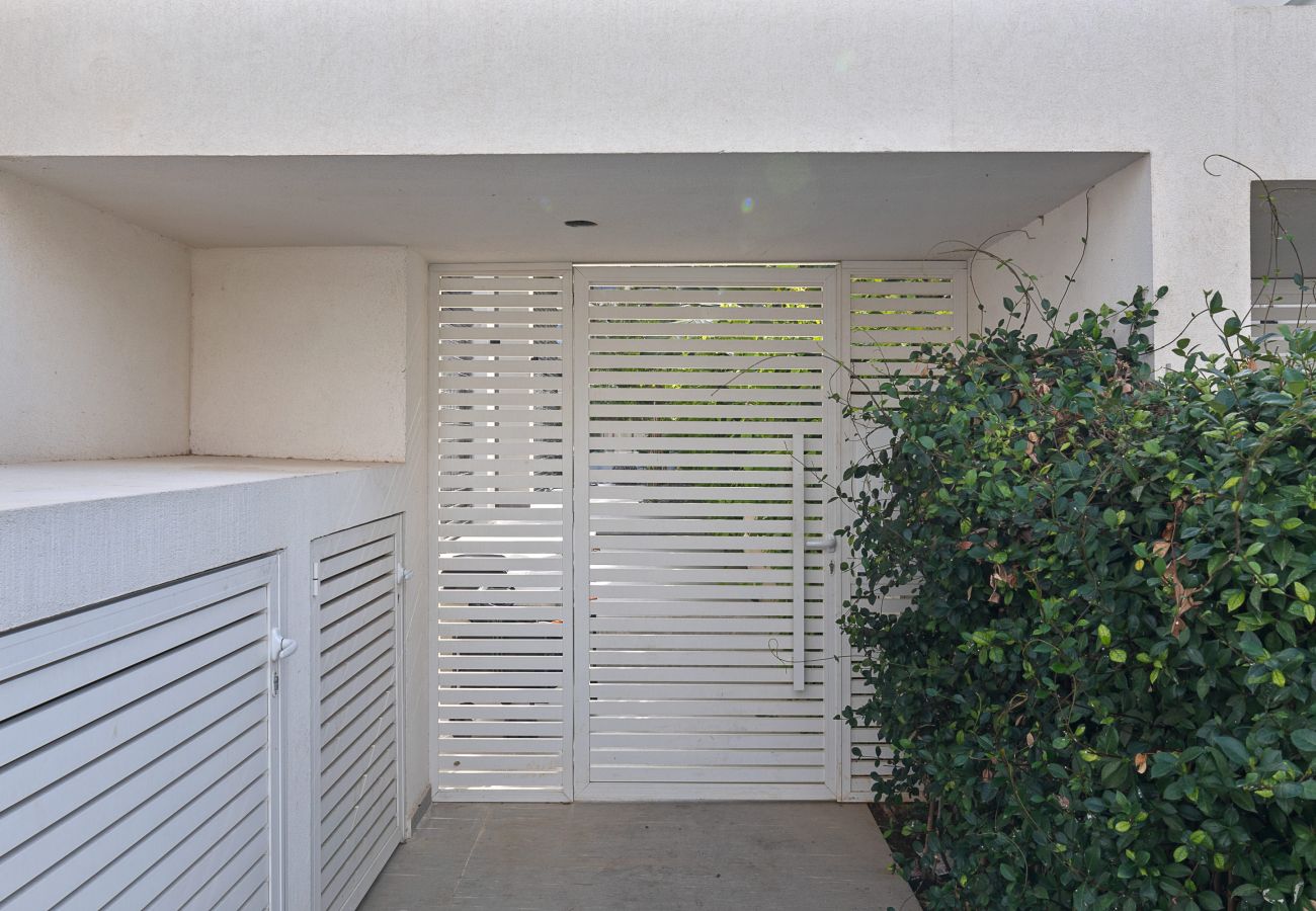 Villa in Herzliya - MAMAD Luxury New Villa with Heated Private Pool by FeelHome