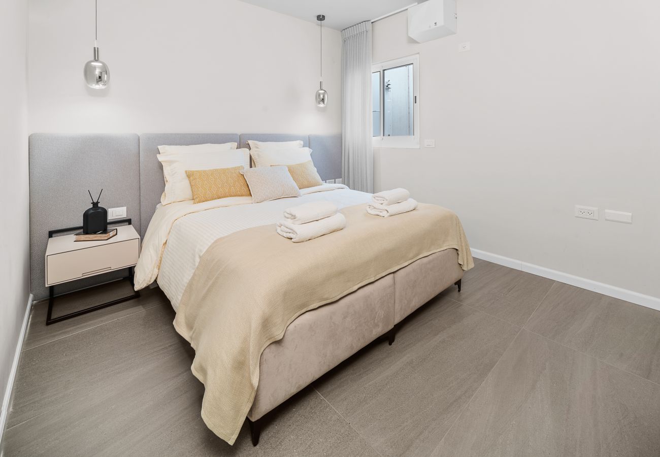 Villa in Herzliya - MAMAD Luxury New Villa with Heated Private Pool by FeelHome