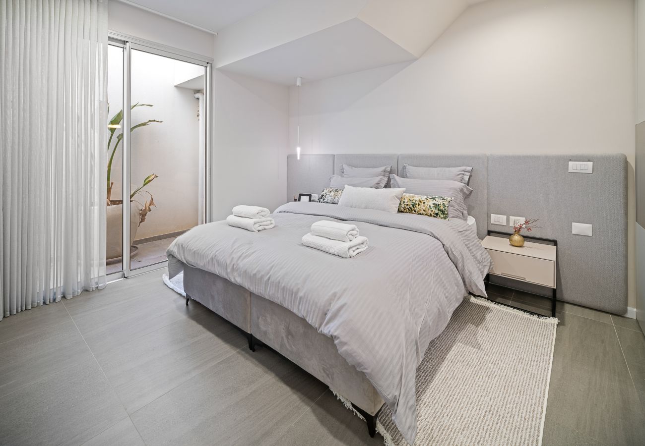 Villa in Herzliya - MAMAD Luxury New Villa with Heated Private Pool by FeelHome