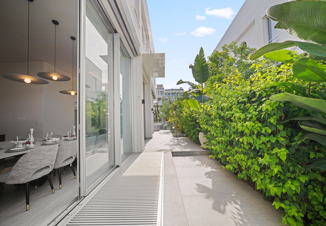 Villa in Herzliya - MAMAD Luxury New Villa with Heated Private Pool by FeelHome