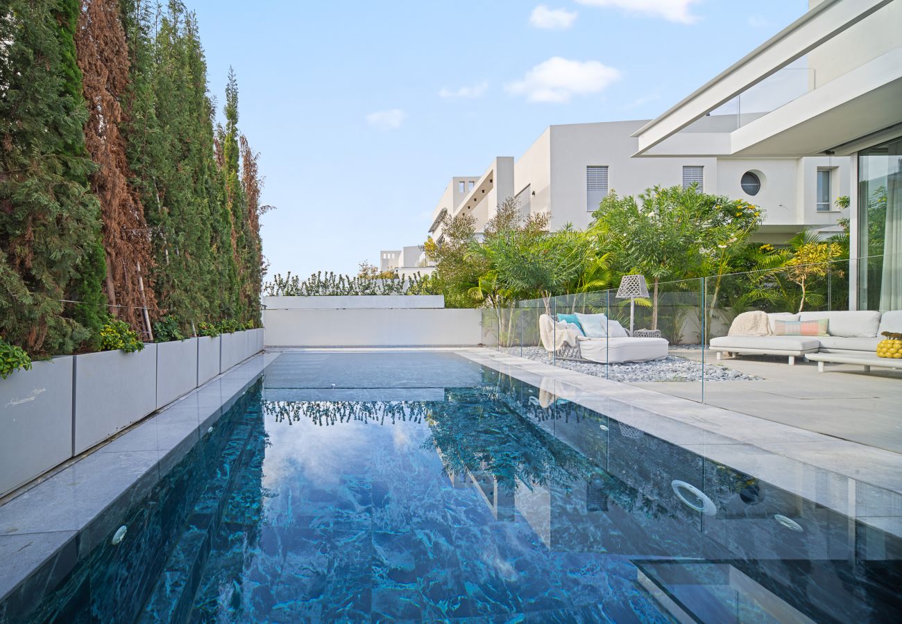 Villa in Herzliya - MAMAD Luxury New Villa with Heated Private Pool by FeelHome