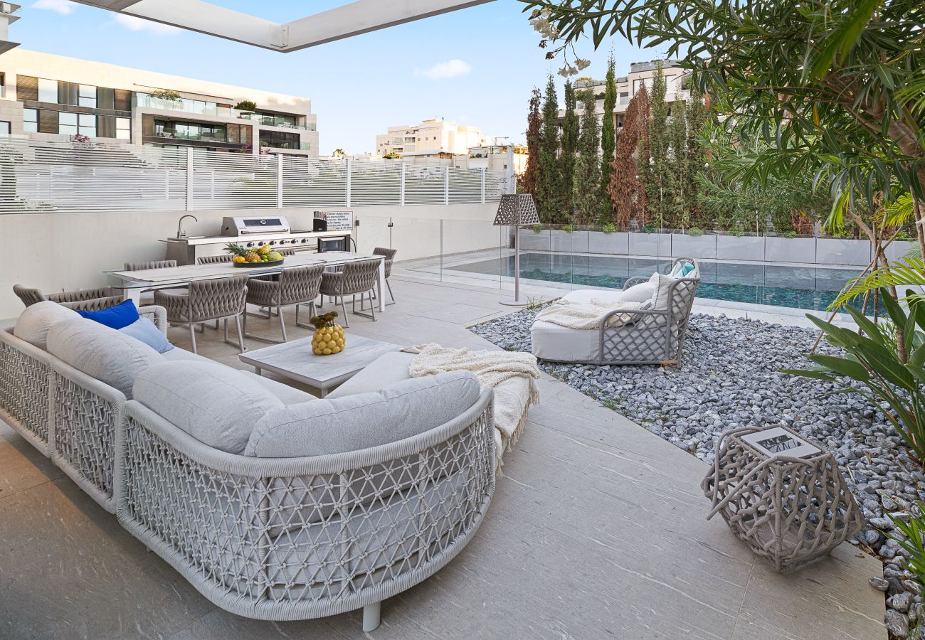 Villa in Herzliya - MAMAD Luxury New Villa with Heated Private Pool by FeelHome