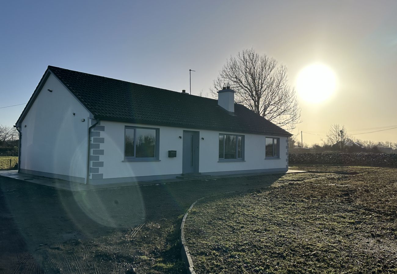 Cottage in Claregalway - Supber Newly Renovated Cottage Claregalway
