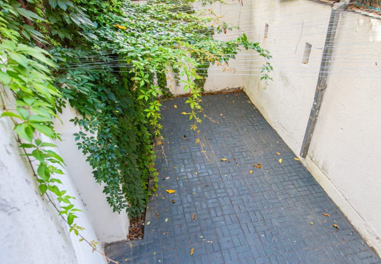 Apartment in Bucharest - ECHO Spacious Two