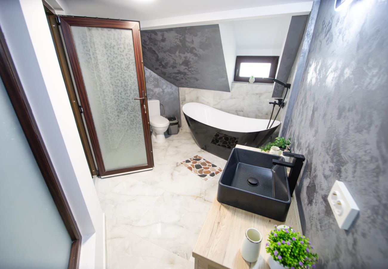 Apartment in Bucharest - ECHO Spacious Two