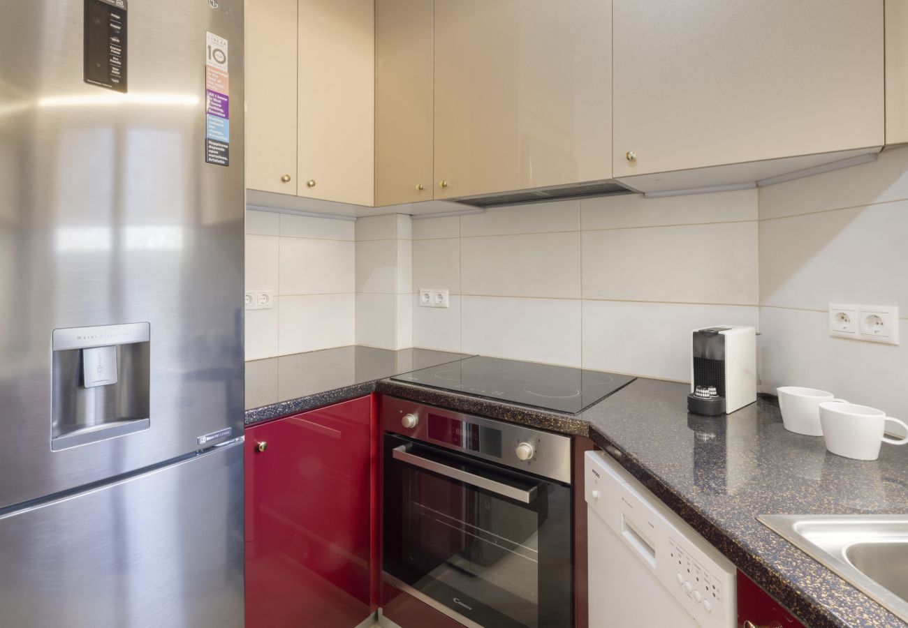 Apartment in Vouliagmeni - Elegant Sea-View Apartment
