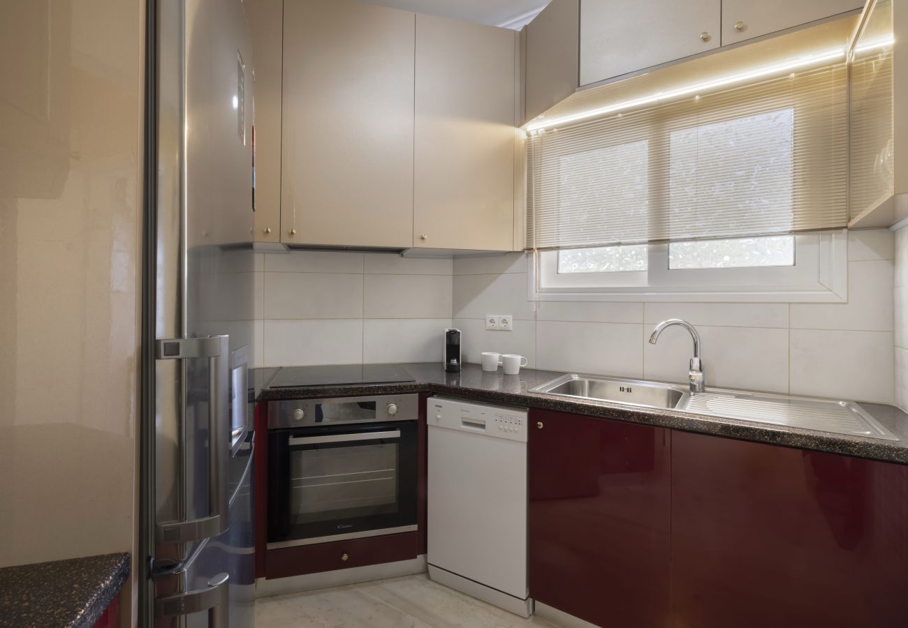 Apartment in Vouliagmeni - Elegant Sea-View Apartment