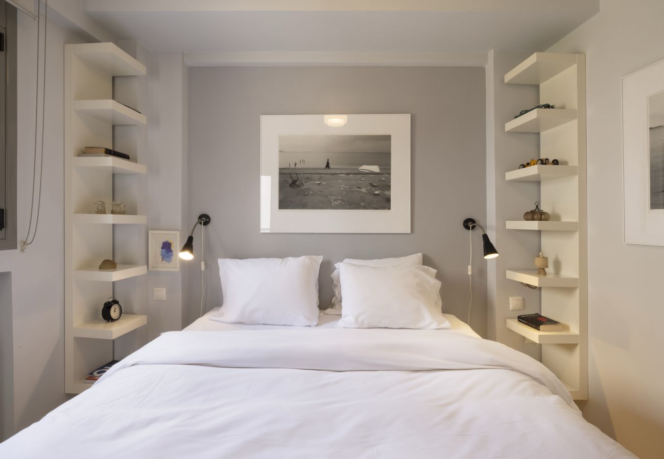 Apartment in Athens - Elegant Design Stay in Koukaki