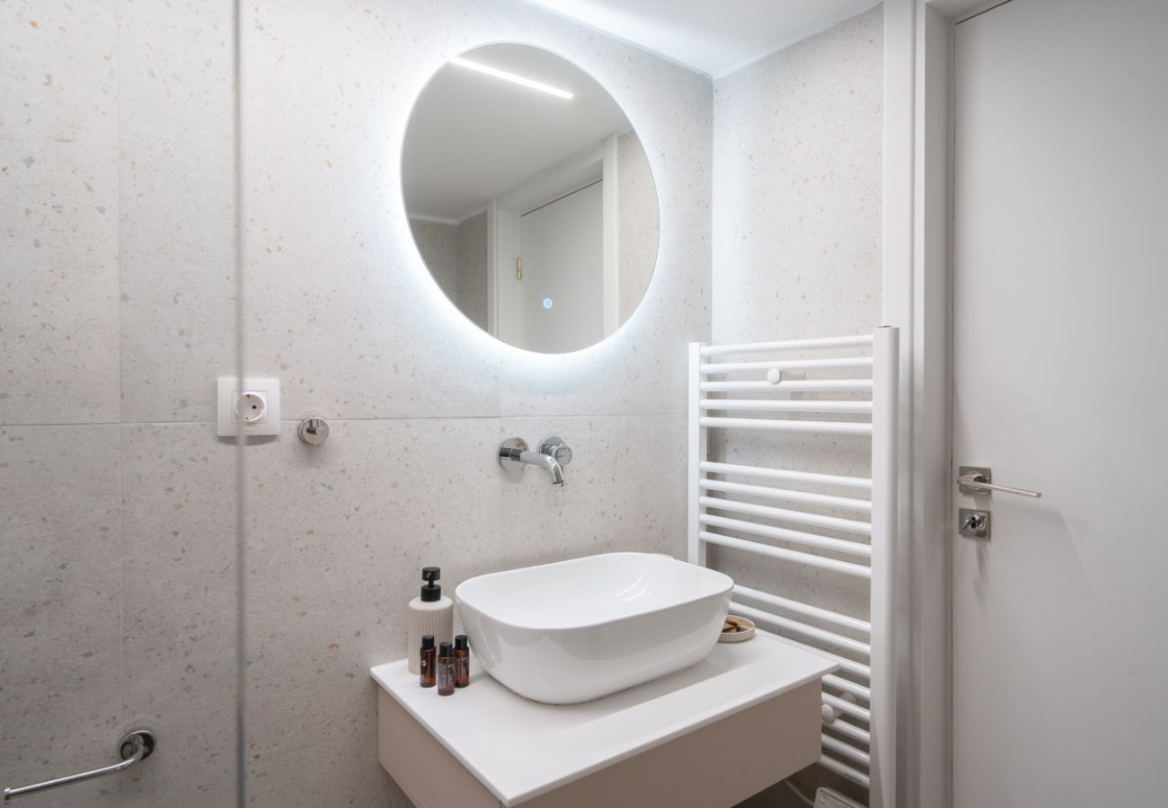 Apartment in Athens - Pirronos 9-11