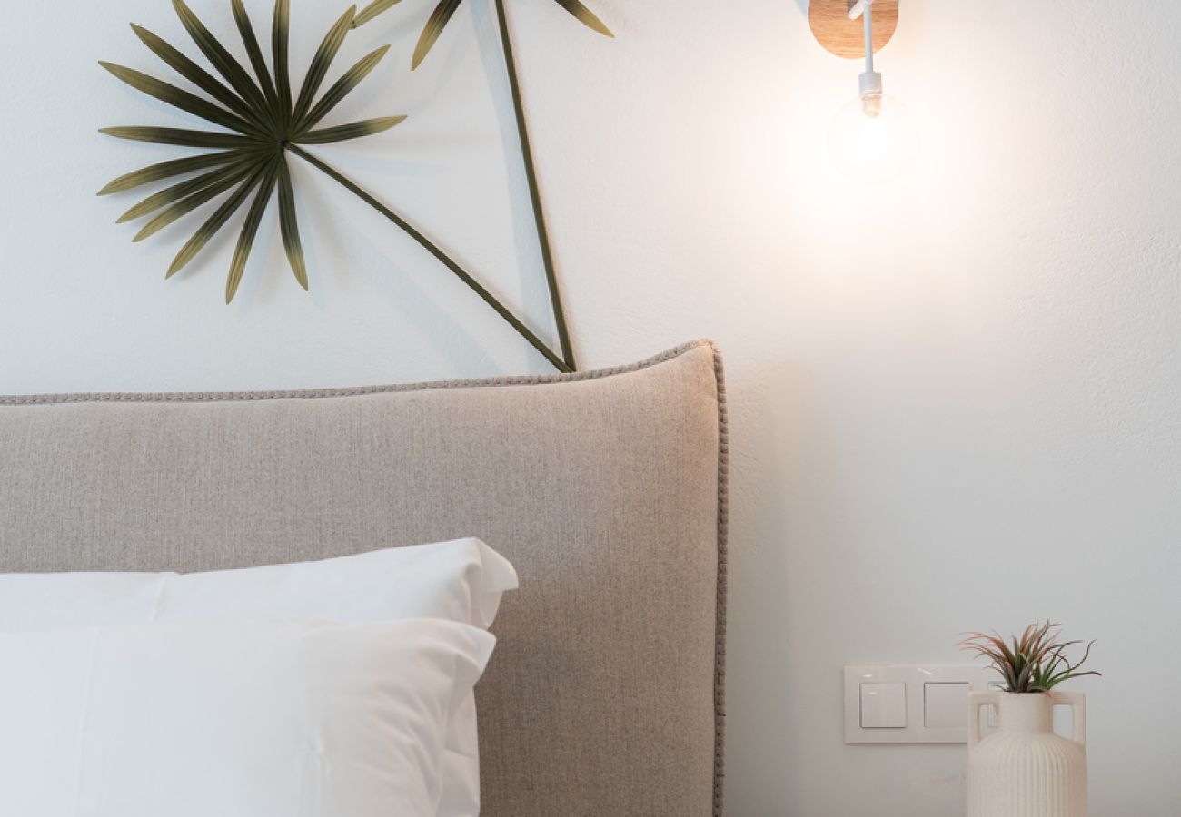 Apartment in Athens - Pirronos 9-11