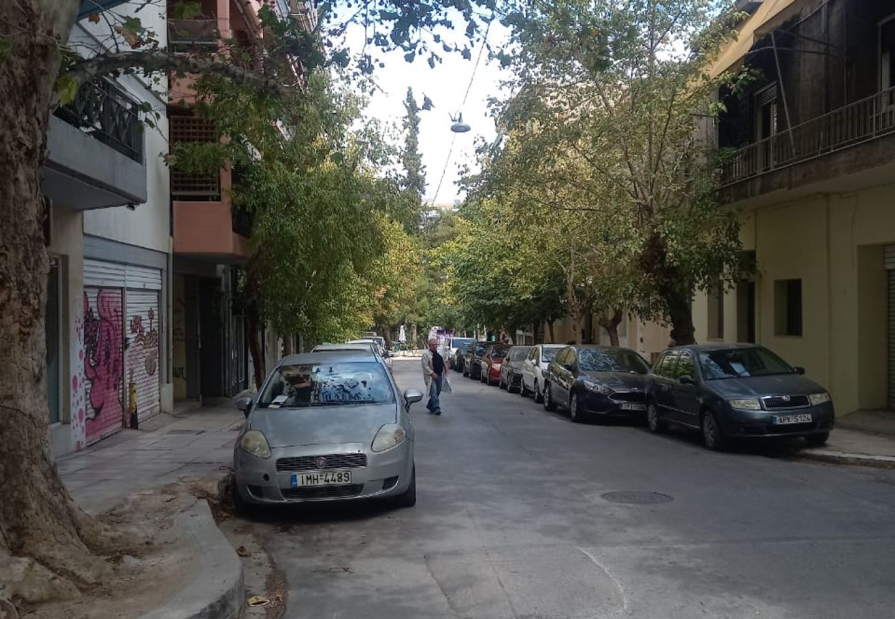 Apartment in Athens - Pirronos 9-11