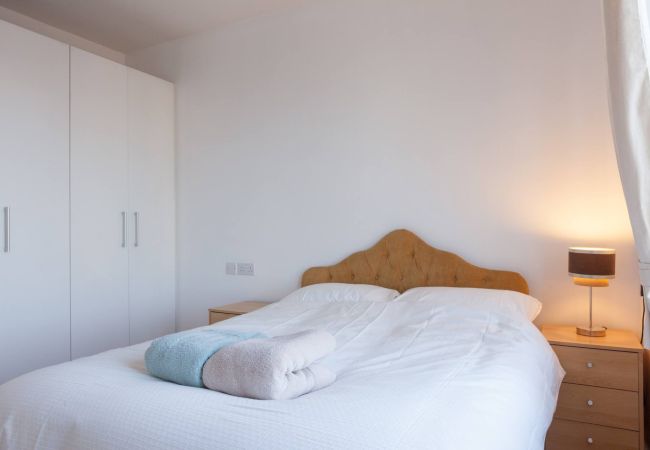 Apartment in Dublin - Grand Canal View Apartment in Dublin - Grand Canal View