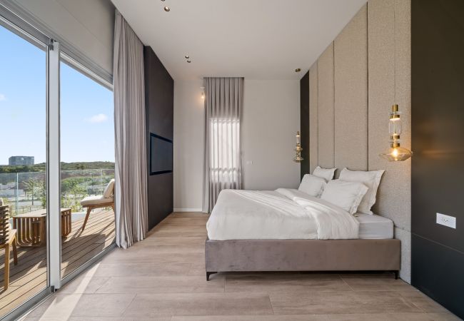 Villa in Herzliya - Luxury Brand New Villa with Pool by FeelHome Villa in Herzliya - Luxury Brand New Villa with Pool by FeelHome