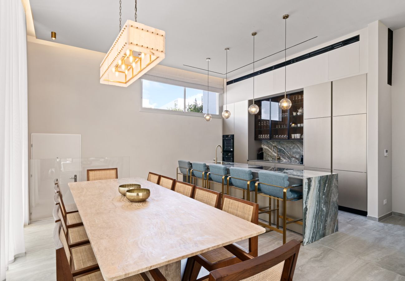 Villa in Herzliya - Luxury Brand New Villa with Pool by FeelHome