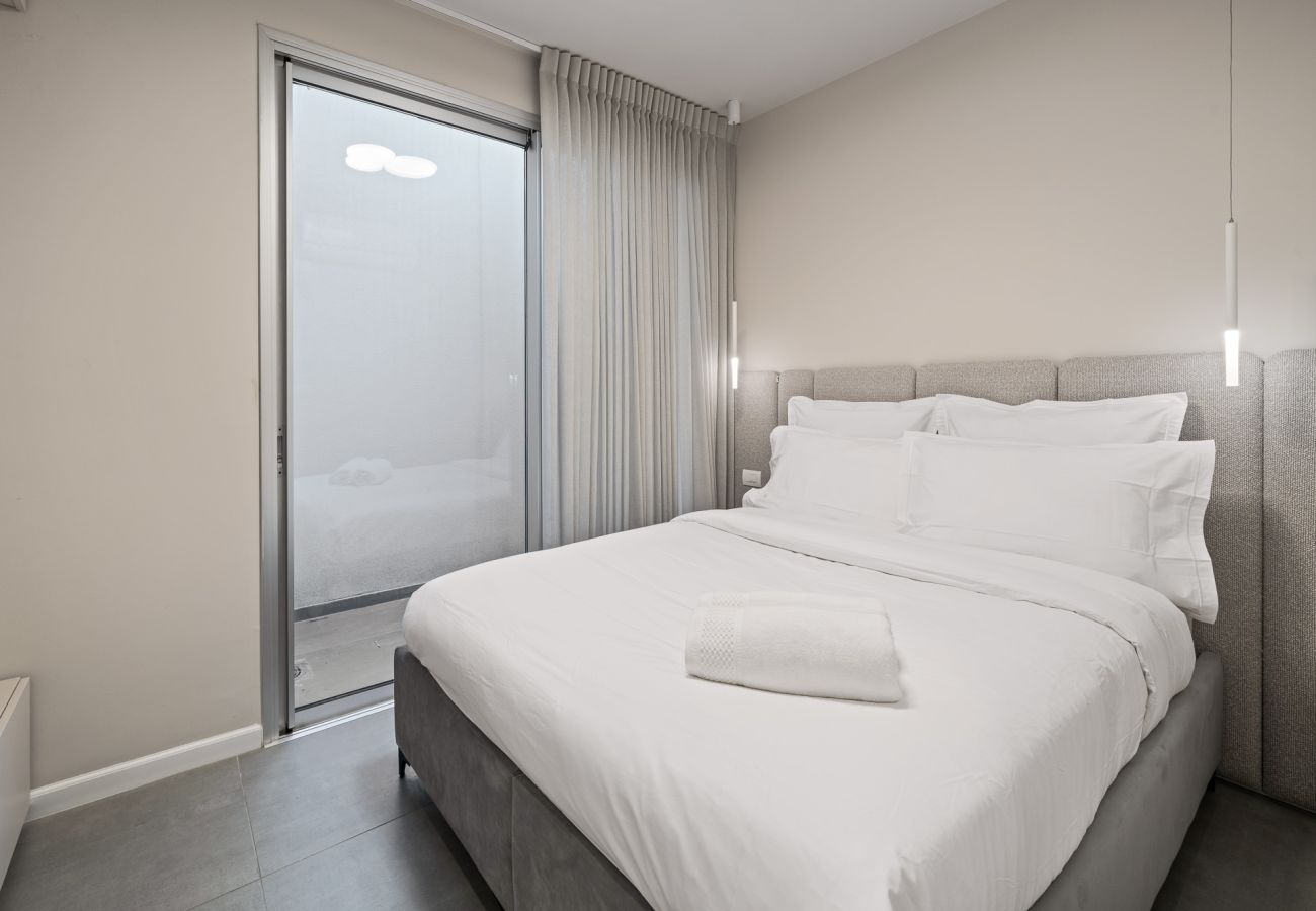 Villa in Herzliya - Luxury Brand New Villa with Pool by FeelHome