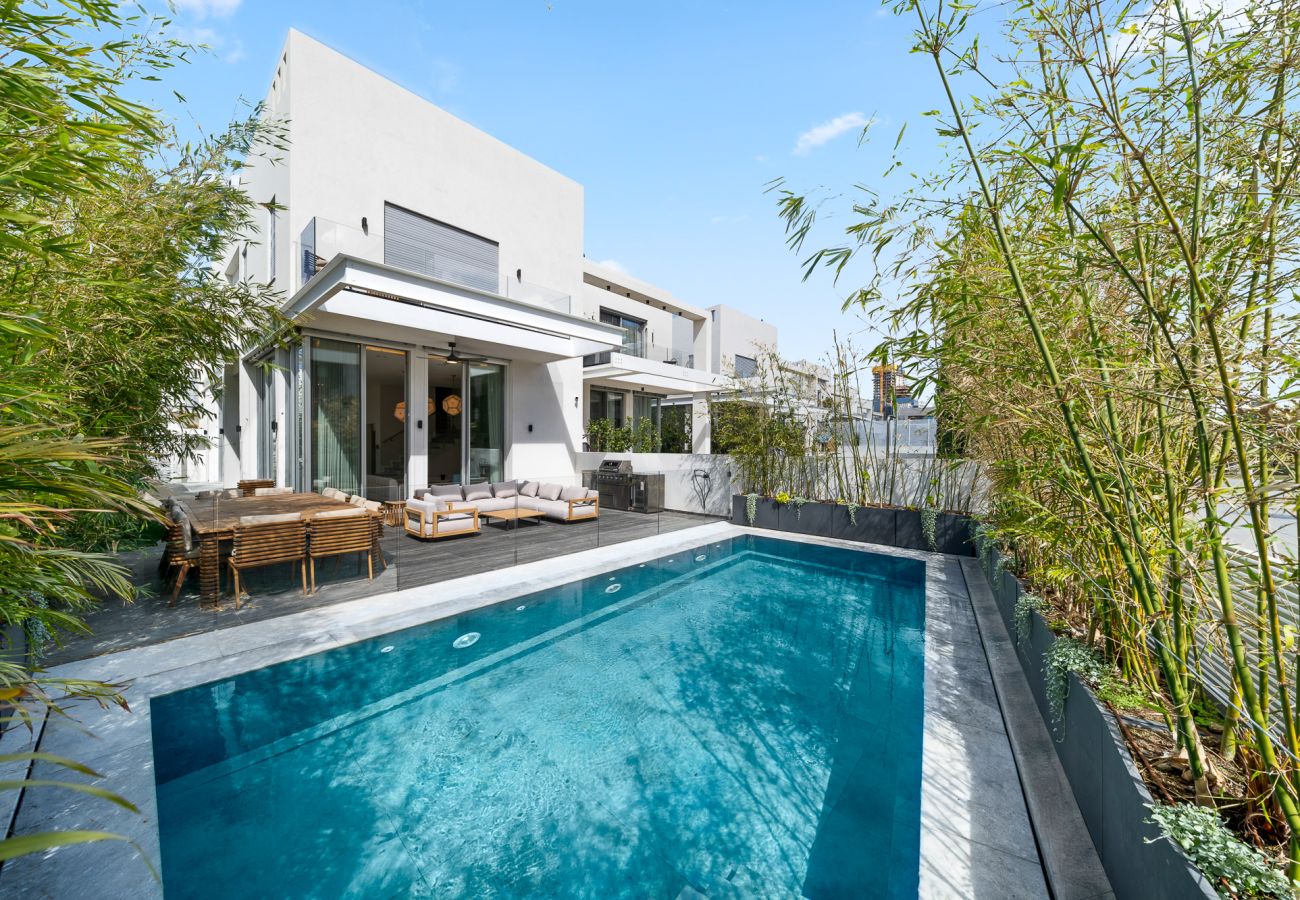 Villa in Herzliya - Luxury Brand New Villa with Pool by FeelHome