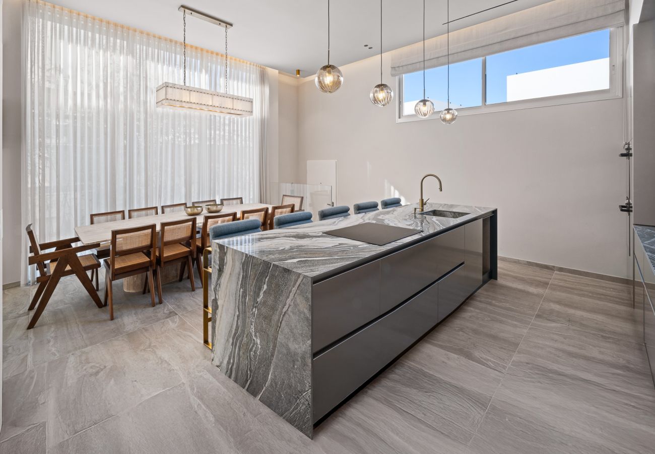 Villa in Herzliya - Luxury Brand New Villa with Pool by FeelHome