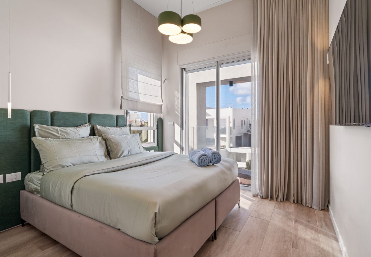 Villa in Herzliya - Luxury Brand New Villa with Pool by FeelHome